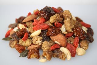 ORGANIC GOJI TRAIL MIX  