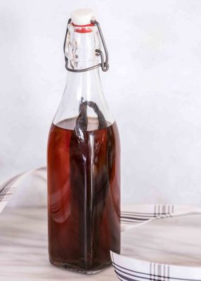 VANILLA EXTRACT WHITE ARTIFICIAL - 4LT.